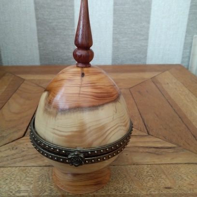 Yew egg Box with finial